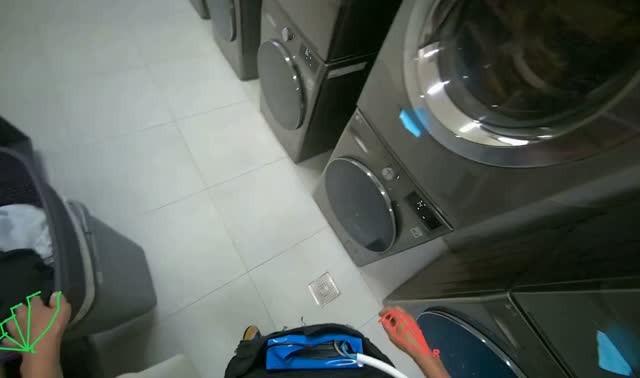 Unloading laundry from machines: egocentric robotics sample