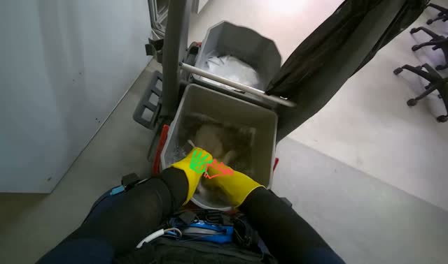 Cleaning mop head: egocentric robotics sample
