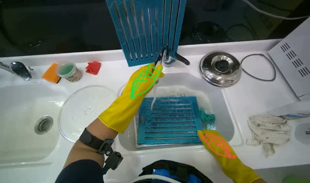 Washing kitchen filters/grates: egocentric robotics sample