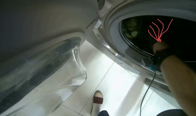 Loading laundry into washing machines: egocentric robotics sample