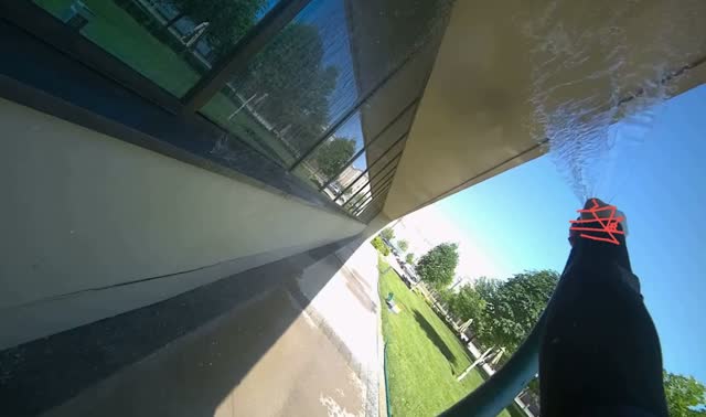 Rinsing building windows: egocentric robotics sample