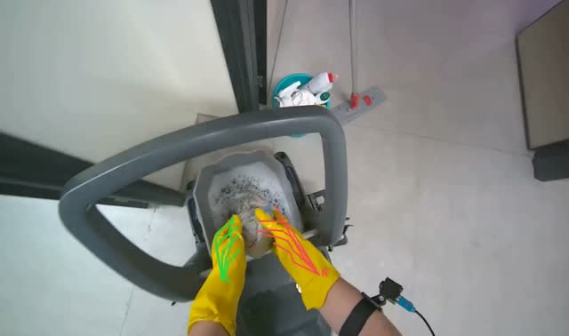 Changing mop head: egocentric robotics sample