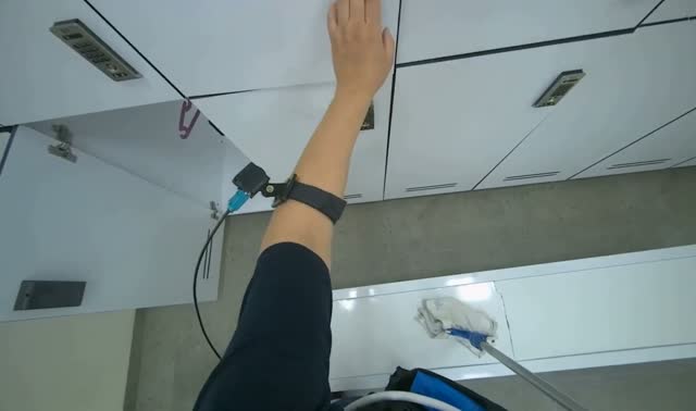 Cleaning lockers: egocentric robotics sample