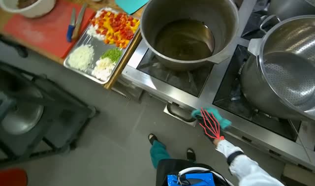 Cleaning cooking range: egocentric robotics sample