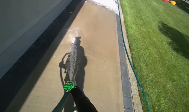 Rinsing concrete ground: egocentric robotics sample