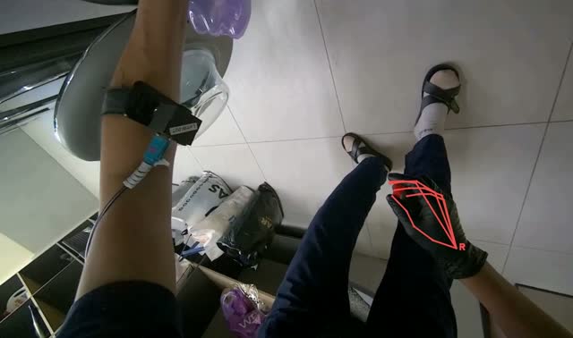 Preparing laundry with detergent: egocentric robotics sample