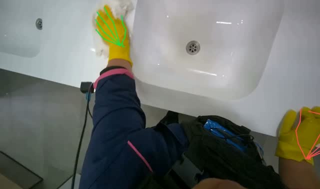 Cleaning bathroom sinks: egocentric robotics sample