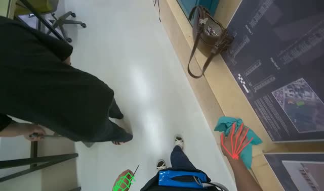 Wiping Tables: egocentric robotics sample