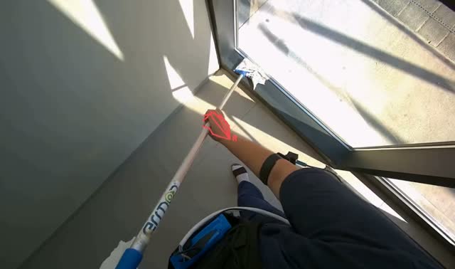 Cleaning glass windows/doors: egocentric robotics sample