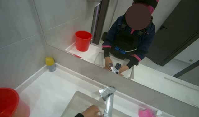 Cleaning bathroom vanity: egocentric robotics sample