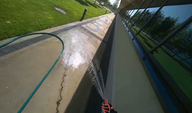 Rinsing concrete ground: egocentric robotics sample