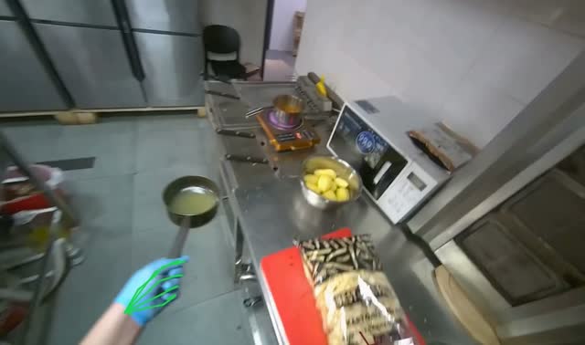 Transferring liquid between pots: egocentric robotics sample