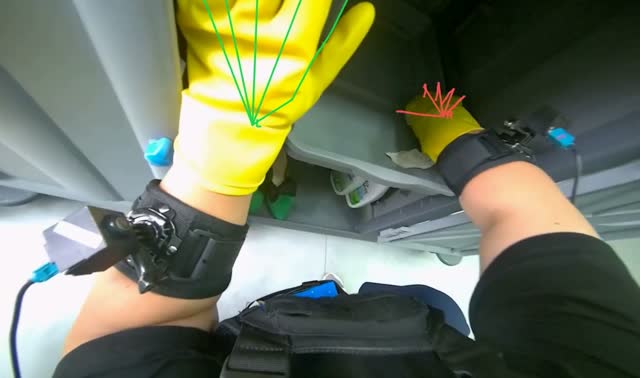 Cleaning inside of cleaning cart: egocentric robotics sample